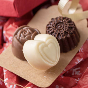 Holiday 6 Peace Box Assorted